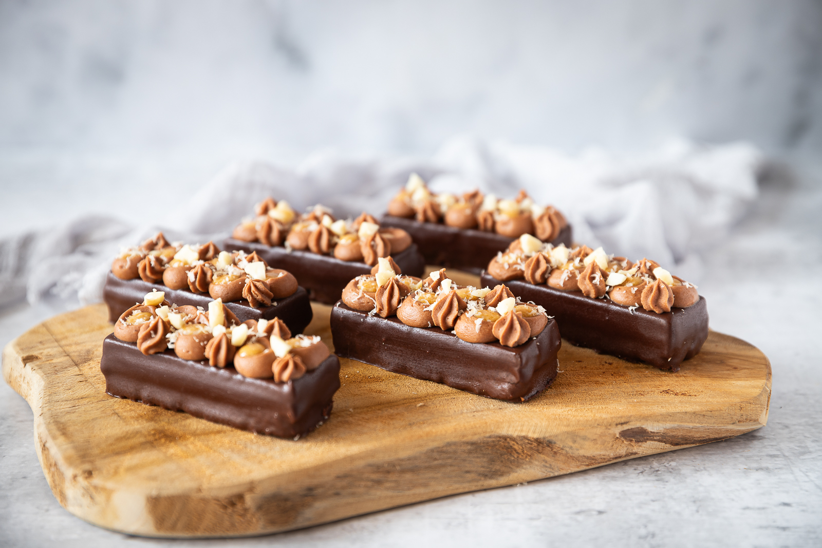 makadamové řezy s karamelem